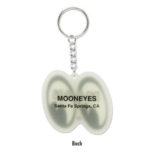 Load image into Gallery viewer, MOONEYES EYEBALL KEYRING GLOW IN THE DARK
